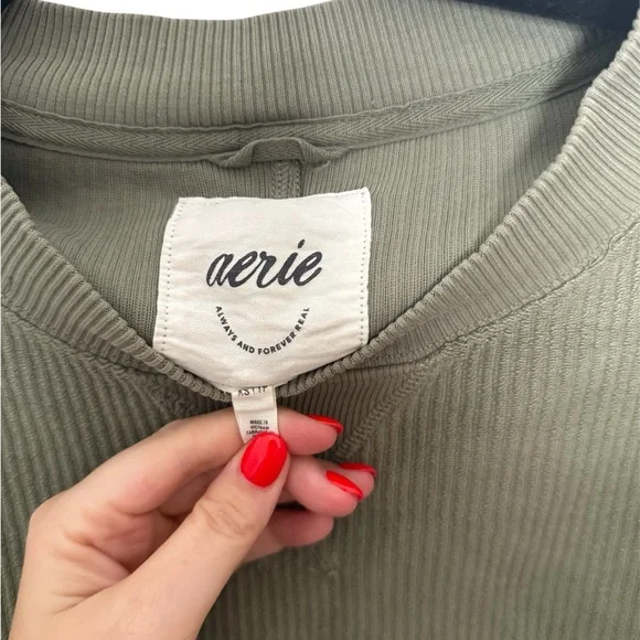 Aerie Big Chill Textured Crew sweatshirt in a waffle ribbed olive green - Picture 3 of 5